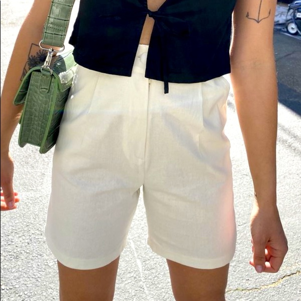*NWT* Tach Clothing Paule Shorts in Ivory